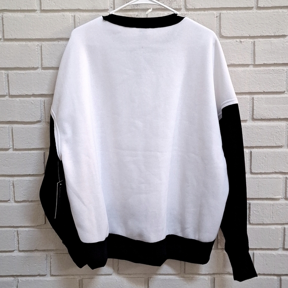Love Mood Black and White  Thick Oversized High Low Sweatshirt. Size Medium NWT - Picture 5 of 7
